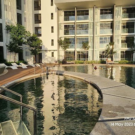 Seaview Luxury Suites At The Shore Kota Kinabalu Exterior photo