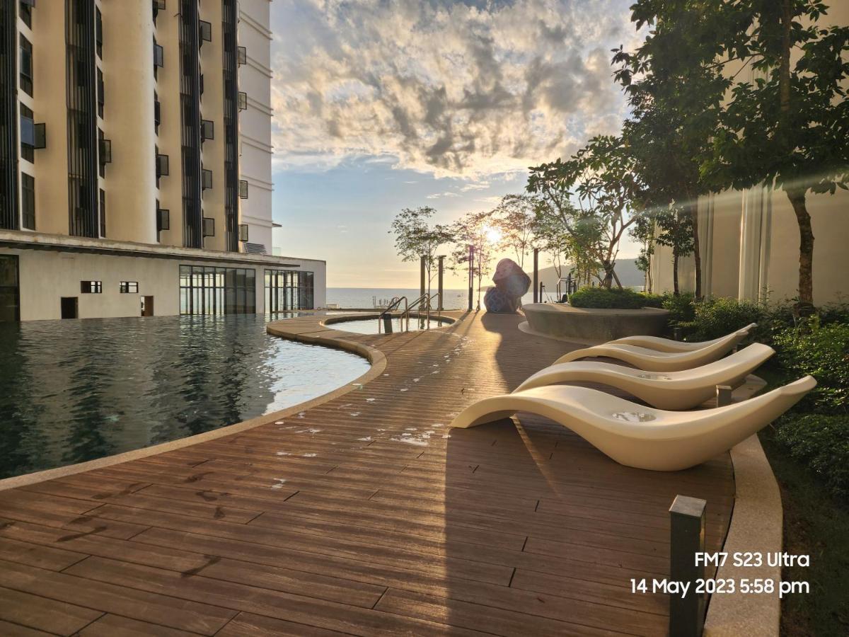 Seaview Luxury Suites At The Shore Kota Kinabalu Exterior photo