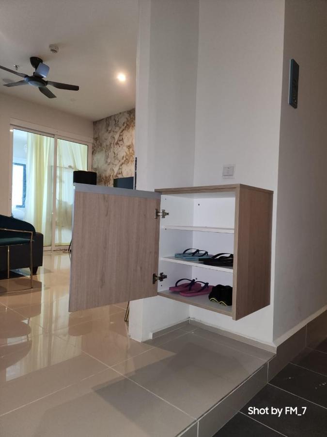 Seaview Luxury Suites At The Shore Kota Kinabalu Exterior photo